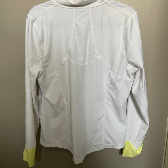 ⭐️2 for $25⭐️ 

Mondetta White, Marble and Yellow Zip up - Picture 5 of 15